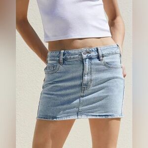 PacSun Women’s Stretch Light Blue Low-Mid Rise Denim Skirt - Multicolor